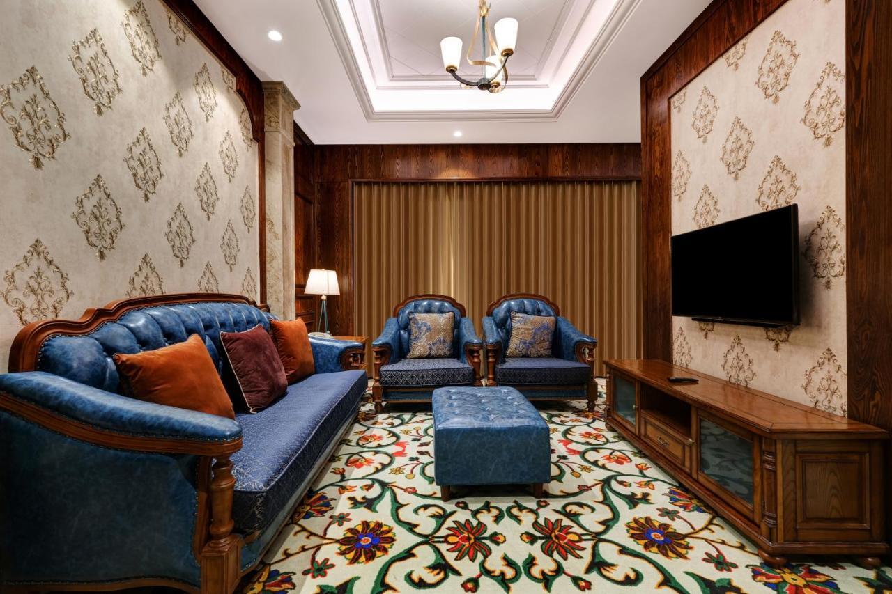 Отель Lemon Tree Premier, Dwarka Экстерьер фото