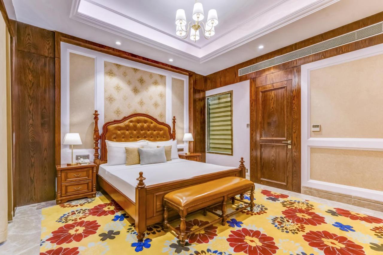 Отель Lemon Tree Premier, Dwarka Экстерьер фото