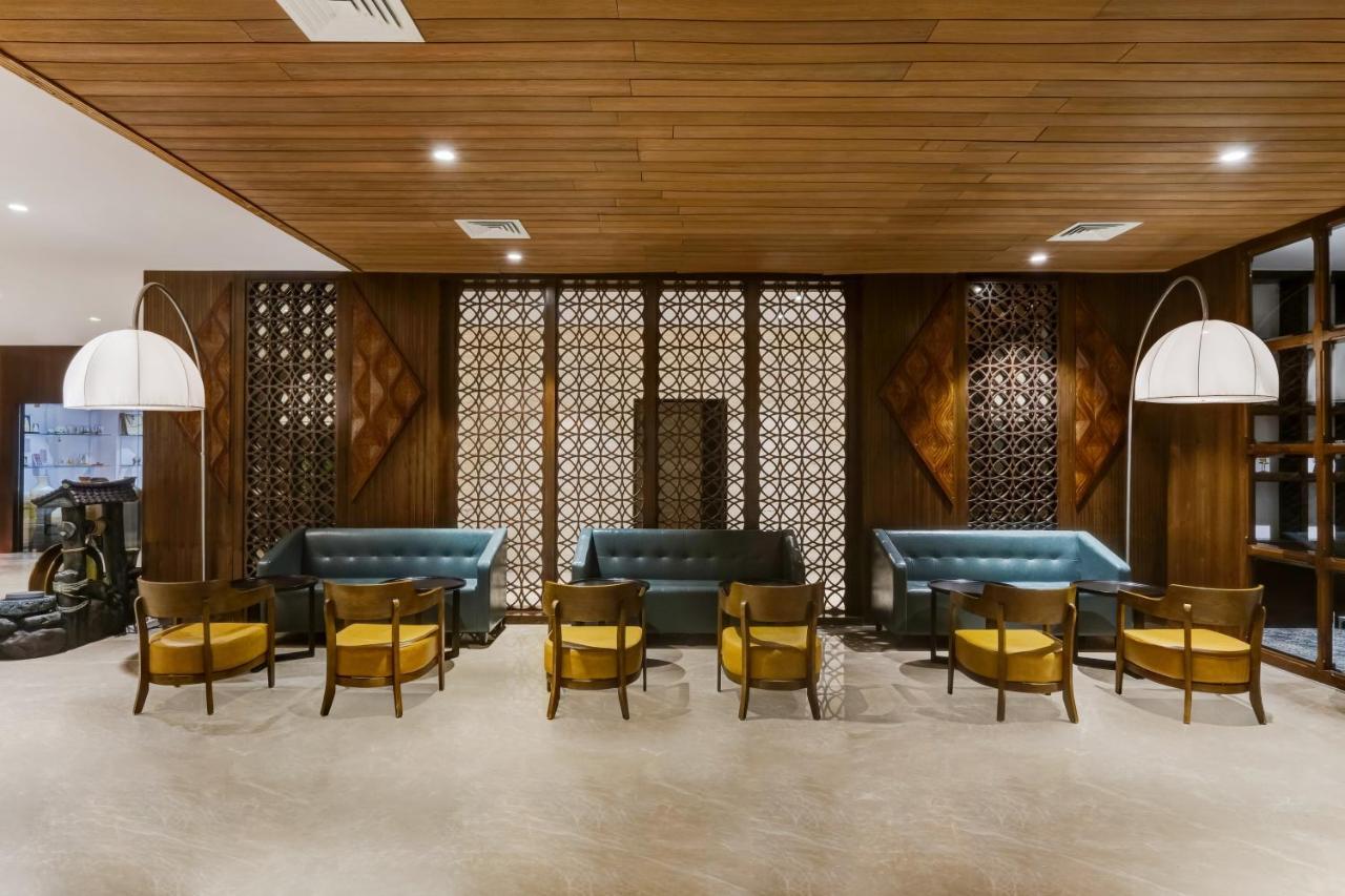 Отель Lemon Tree Premier, Dwarka Экстерьер фото